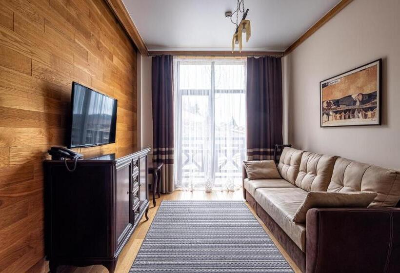 سوئیت با بالکن, Chalet Du Mont