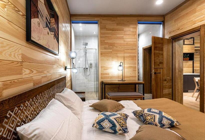 استودیوی استاندارد, Chalet Du Mont
