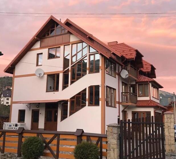 Quarto Familiar Superior, Zatyshok Nad Prutom