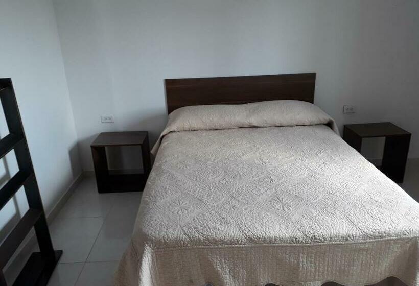 חדר סטנדרט לשלושה, Ludisa House