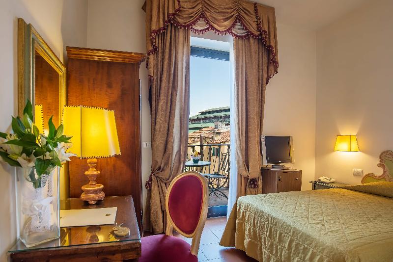 اتاق استاندارد با چشم‌انداز, Machiavelli Palace