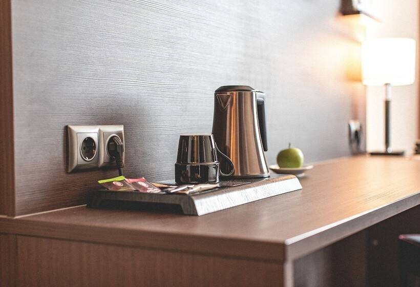 Номер Стандарт Трехместный, Plaza Hotel Hanau