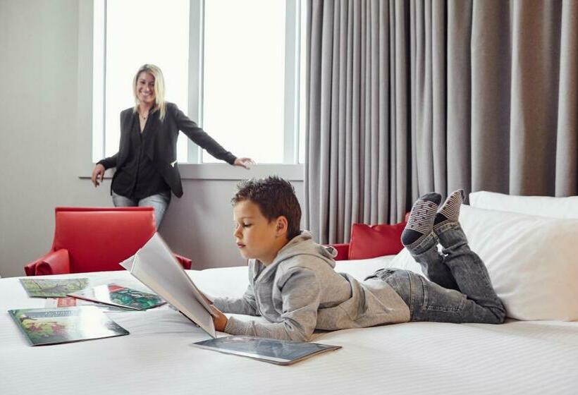景色の見えるスーペリアルーム, Pullman Paris La Defense