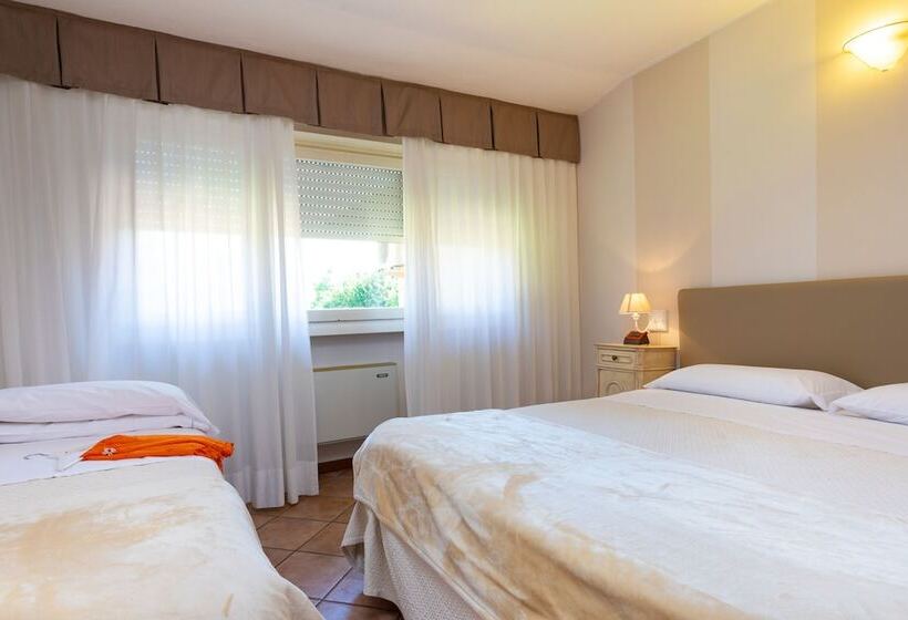 Номер Стандарт Трехместный, West Garda