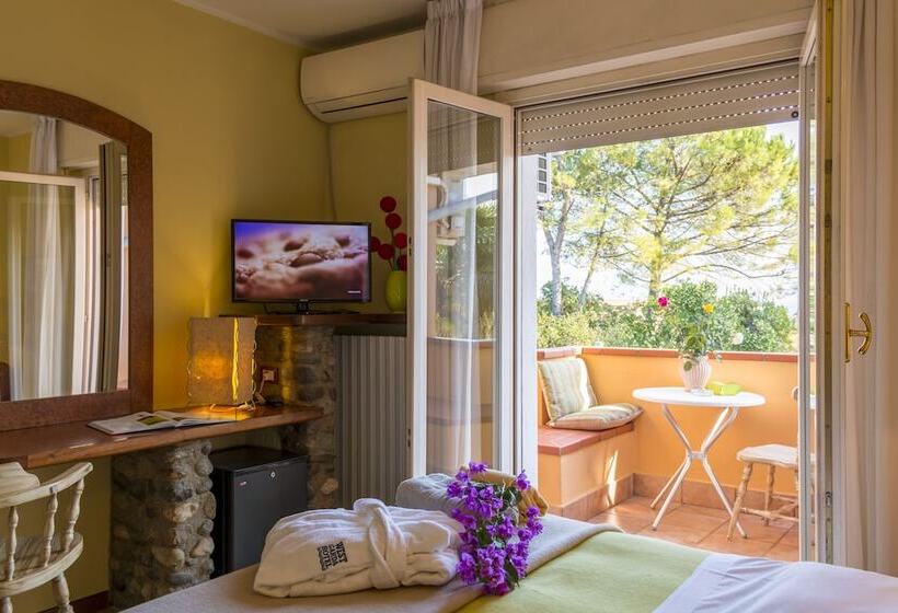 Номер Стандарт с Балконом, West Garda