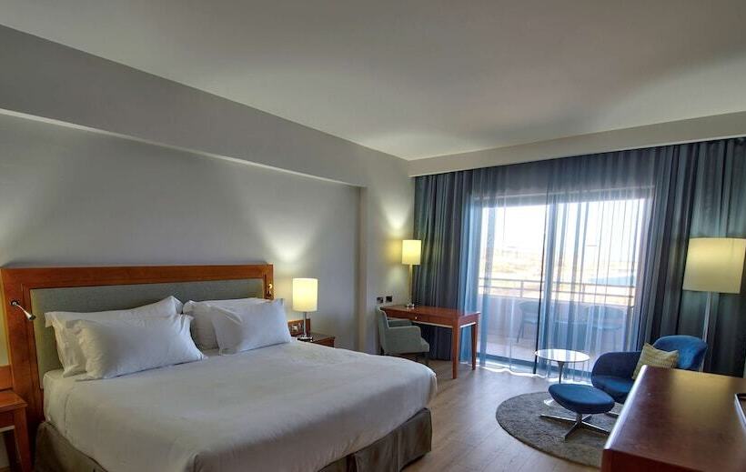 اتاق پرمیوم با چشم‌انداز دریا, Radisson Blu Resort, Malta St. Julian S