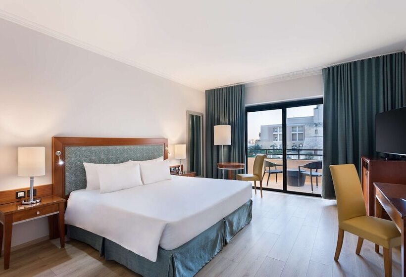 اتاق سوپریور با چشم‌انداز دریا و بالکن, Radisson Blu Resort, Malta St. Julian S