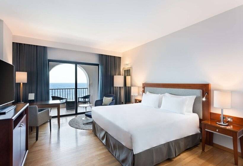 سوئیت پریمیوم با چشم‌انداز دریا, Radisson Blu Resort, Malta St. Julian S