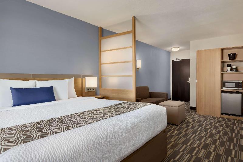 Люкс Кровать Кинг, Microtel Inn & Suites By Wyndham Gambrills