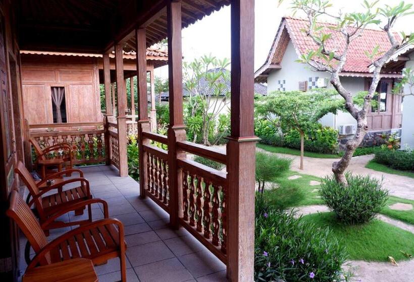 Номер Deluxe Вид на Сад, Blue Harbor Beachfront Villas & Resto
