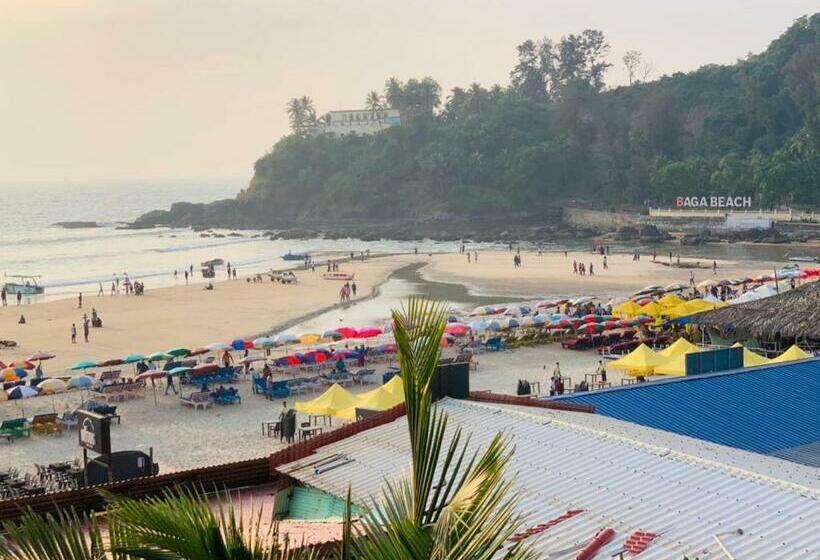 اتاق لوکس با چشم‌انداز دریا, Baga Beach Sunset