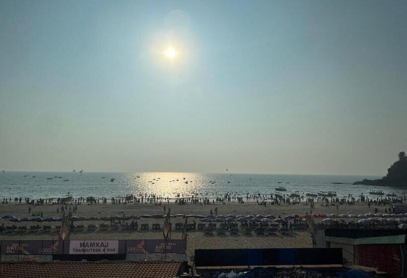 اتاق لوکس با چشم‌انداز دریا, Baga Beach Sunset