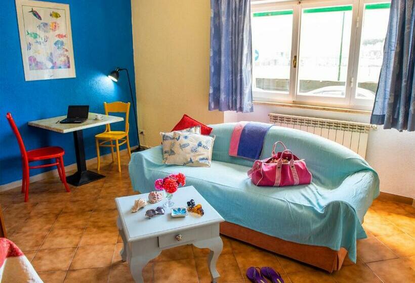Quarto Estandar, Camerealmare