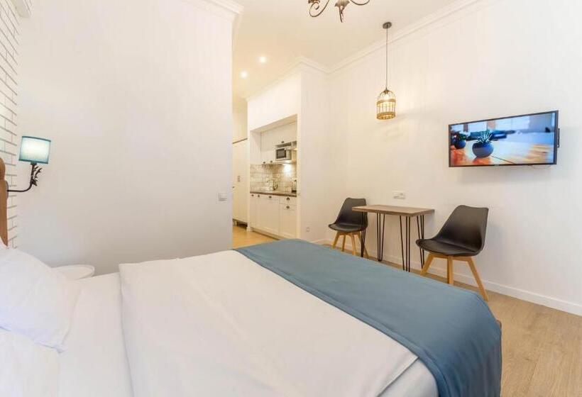 استودیوی استاندارد, Scandinavian Apartments