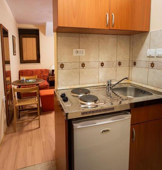استودیو استاندارد با چشم‌انداز, Apartments Mery