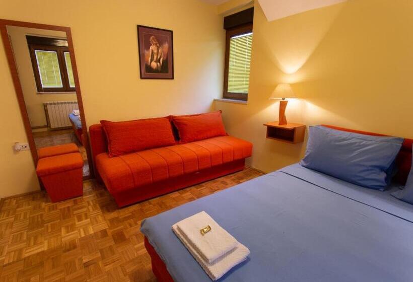 استودیو استاندارد با چشم‌انداز باغ, Apartments Mery