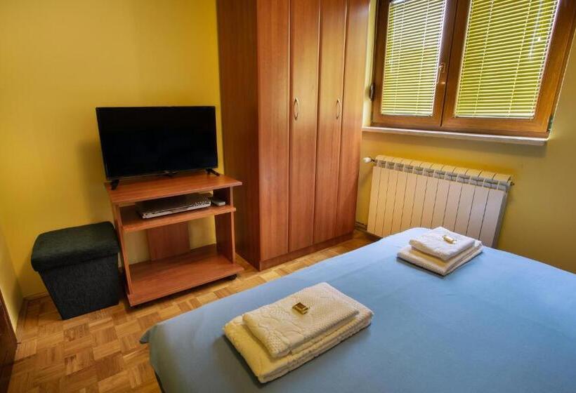 استودیوی سوپریور, Apartments Mery