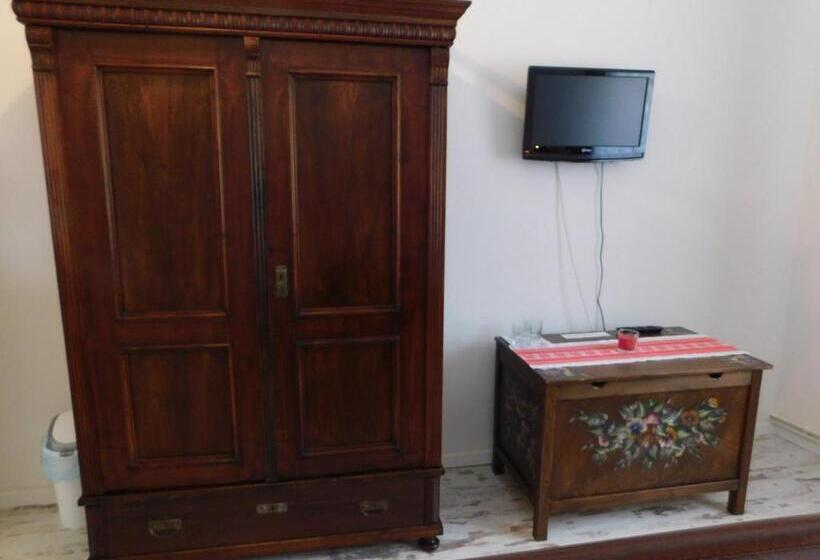 اتاق استاندارد با تخت بزرگ, Boutique Vendégház Vidéki Idill Noszvaj