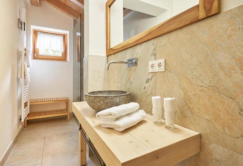 اتاق استاندارد با تراس, Rosamunde Apartments