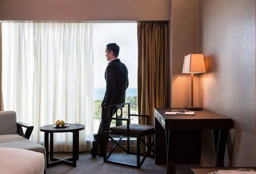 سوییت جونیور, Grand Mercure Singapore Roxy