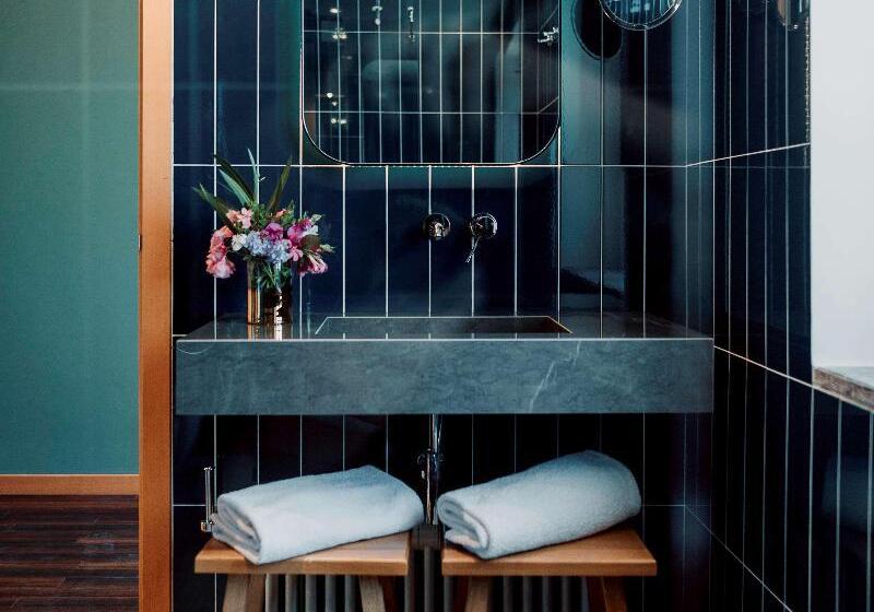 اتاق لوکس با بالکن, Mercure Roma Corso Trieste
