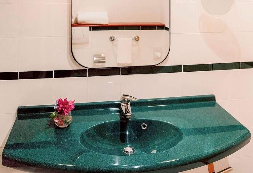 اتاق کلاسیک, Mercure Roma Corso Trieste