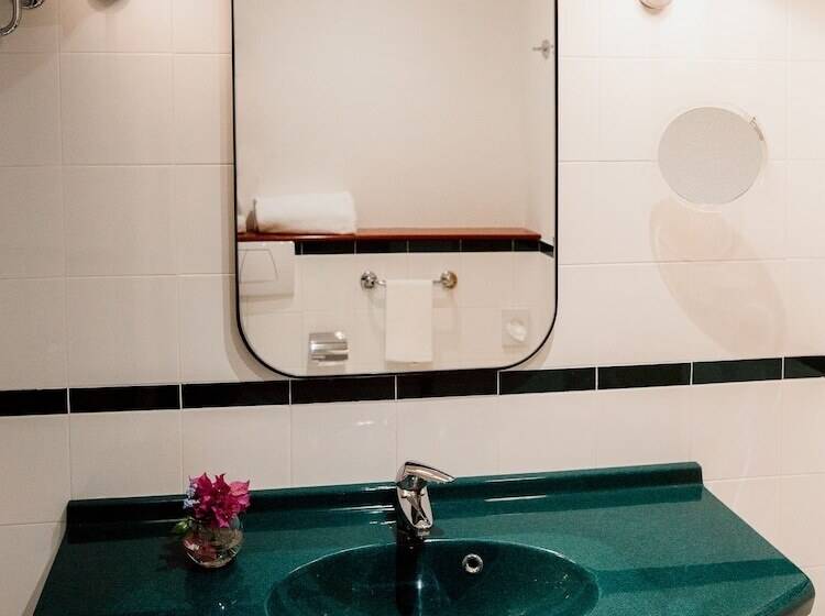 اتاق کلاسیک, Mercure Roma Corso Trieste