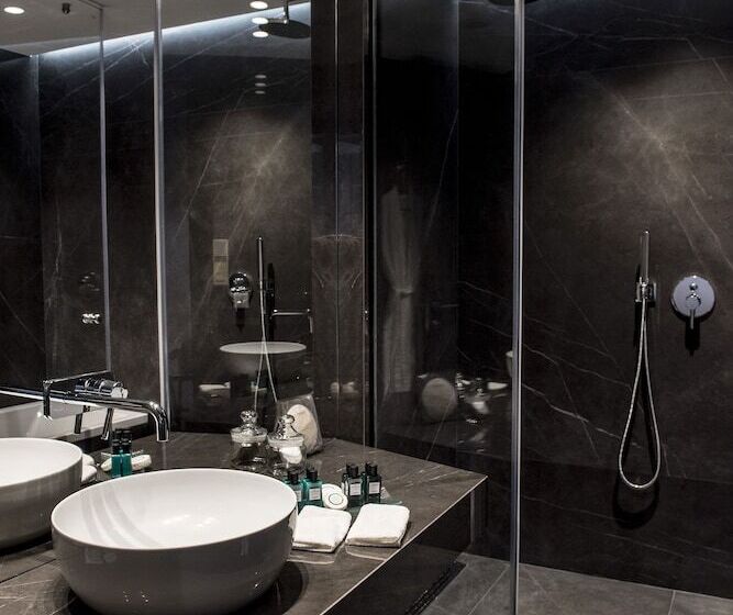 سوئیت کلاب, Sofitel Athens Airport