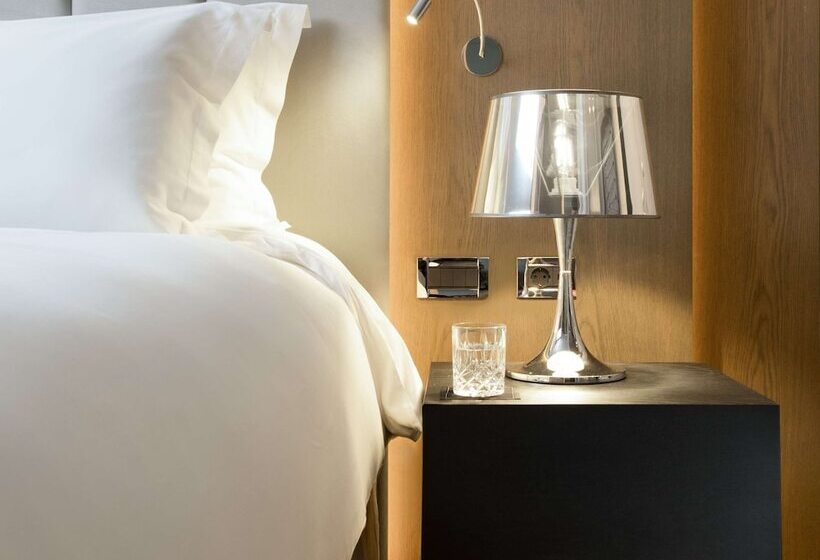 سوئیت کلاب, Sofitel Athens Airport