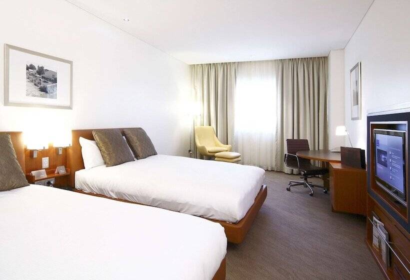 스탠다드 룸 더블 침대 2개, Novotel Canberra