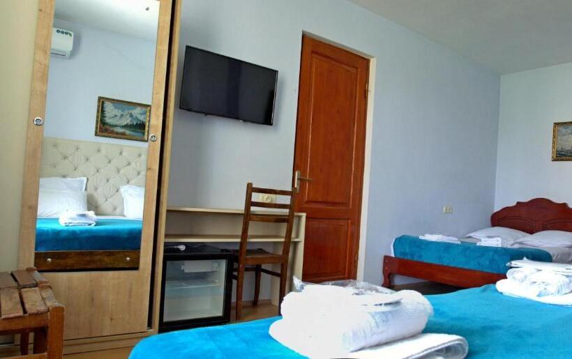 اتاق خانوادگی با چشم‌انداز باغ, Boutique Hotel Eco House Tbilisi
