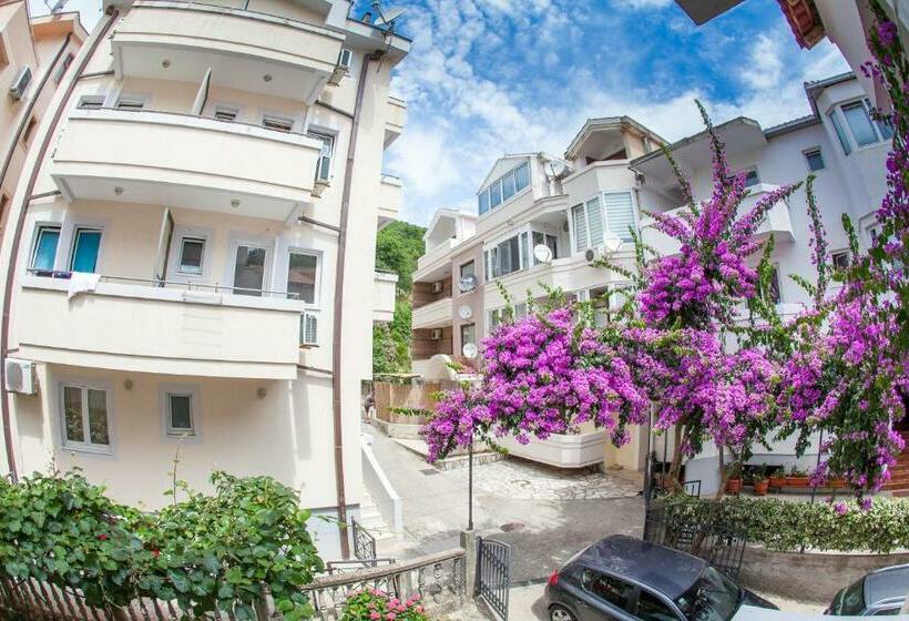استودیو استاندارد با بالکن, Guest House Violet