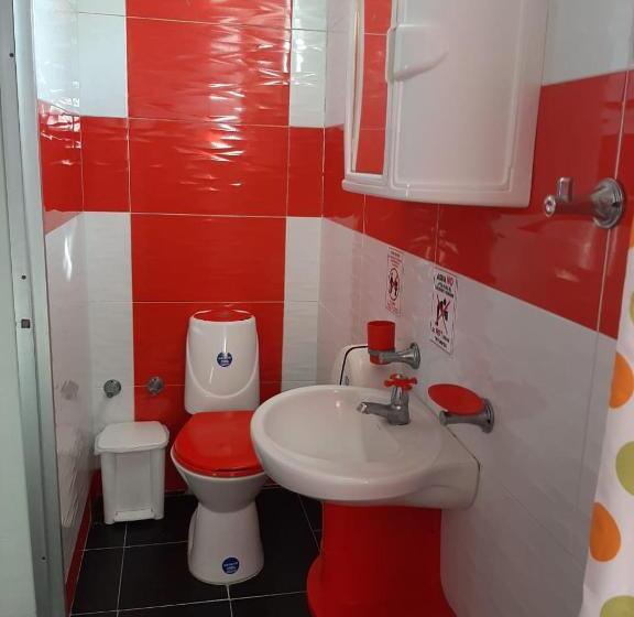 家庭间, Hostal Poseidon Del Mar