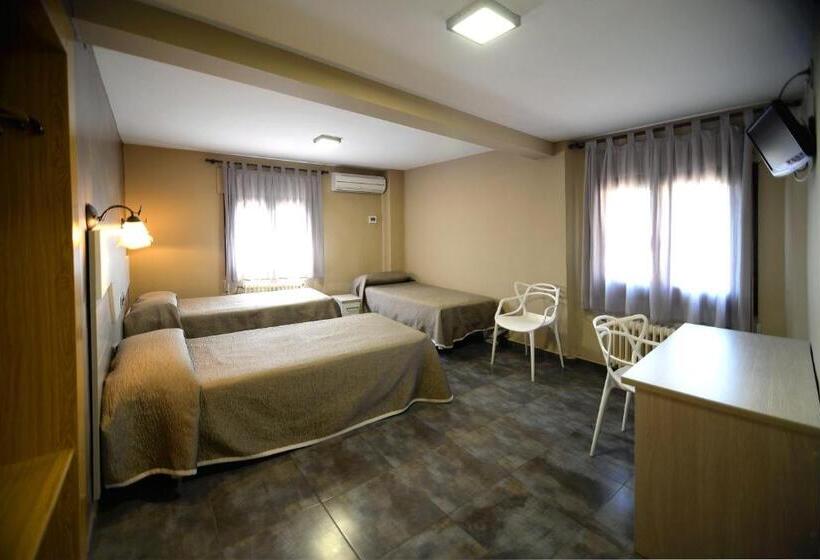 Номер Стандарт Трехместный, Hostal Palacete De Los Arcedianos
