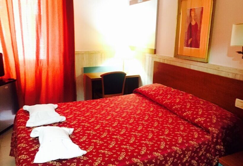 اتاق لوکس, Pyramid