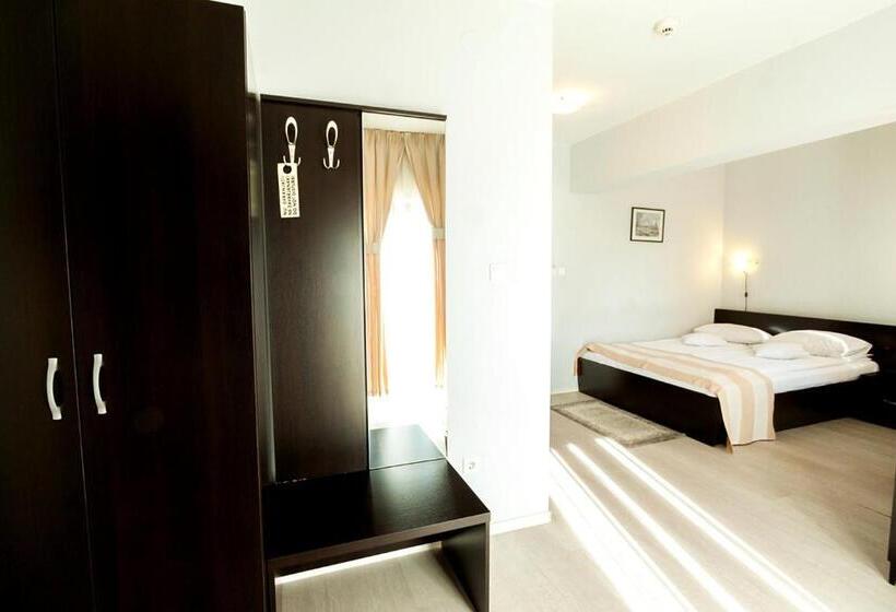 اتاق استاندارد, Astoria Hotel & Restaurant