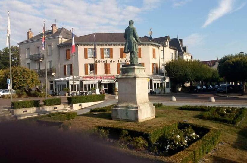 Номер Стандарт, Hôtel Restaurant Les Templiers