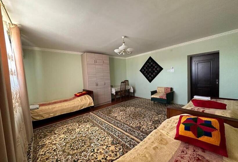 اتاق کلاسیک سه تخته, Guest House Nika, Nukus
