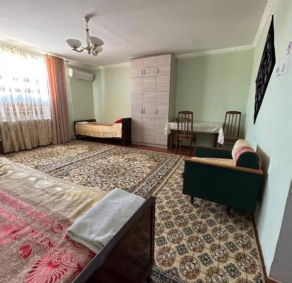اتاق کلاسیک سه تخته, Guest House Nika, Nukus