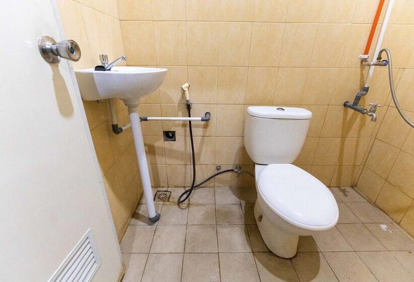 Номер Стандарт, Reddoorz @ Jalan Maengket Manado