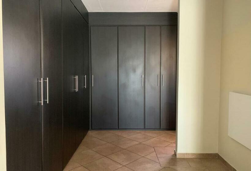 اتاق استاندارد با تخت بزرگ, Malu Guest House