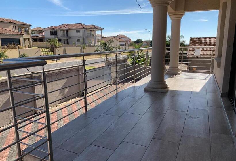 اتاق استاندارد با تخت بزرگ, Malu Guest House