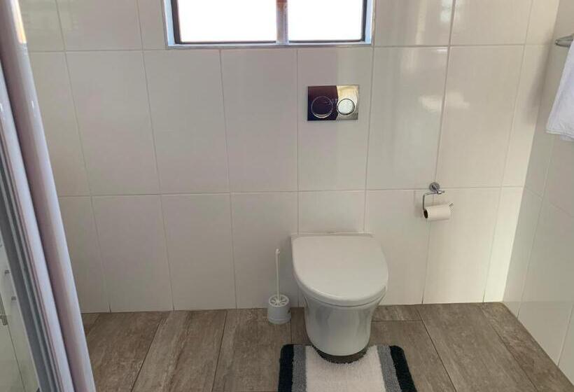 اتاق استاندارد با تخت بزرگ, Malu Guest House