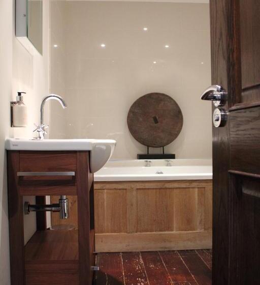 Deluxe room with river view, The Spread Eagle