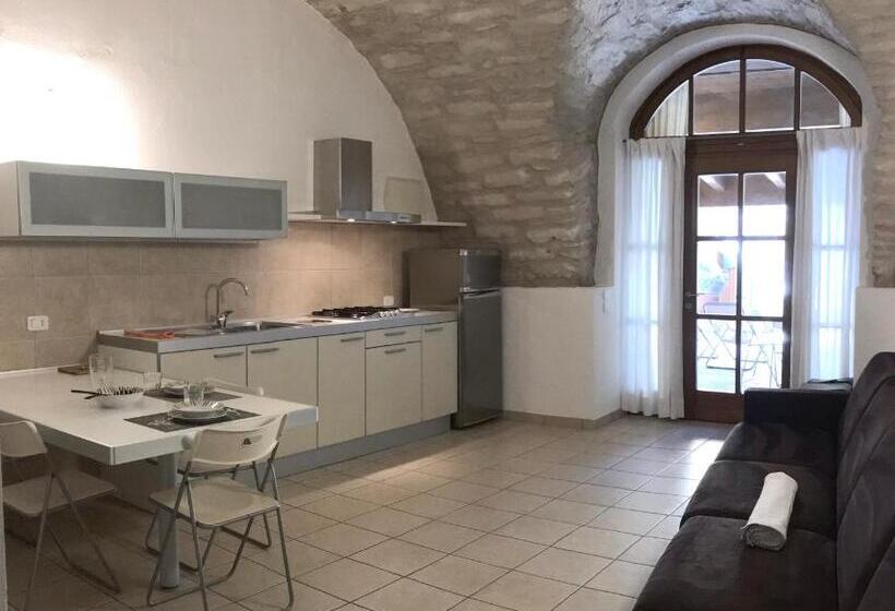 آپارتمان 1 خوابه, Appartamenti Gardastivo
