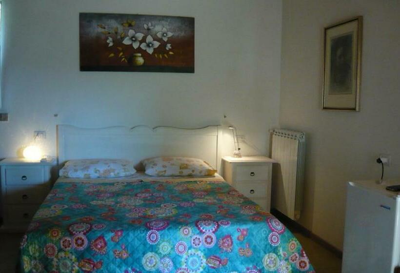 اتاق استاندارد, B&b Santu Larentu