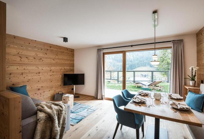 Апартаменты 1 Спальня с Видом, Les Dolomites Mountain Lodges