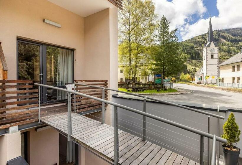 Апартаменты 1 Спальня с Балконом, Quercus Appartements Contactless Check In