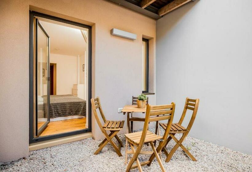 Апартаменты 1 Спальня с Балконом, Quercus Appartements Contactless Check In