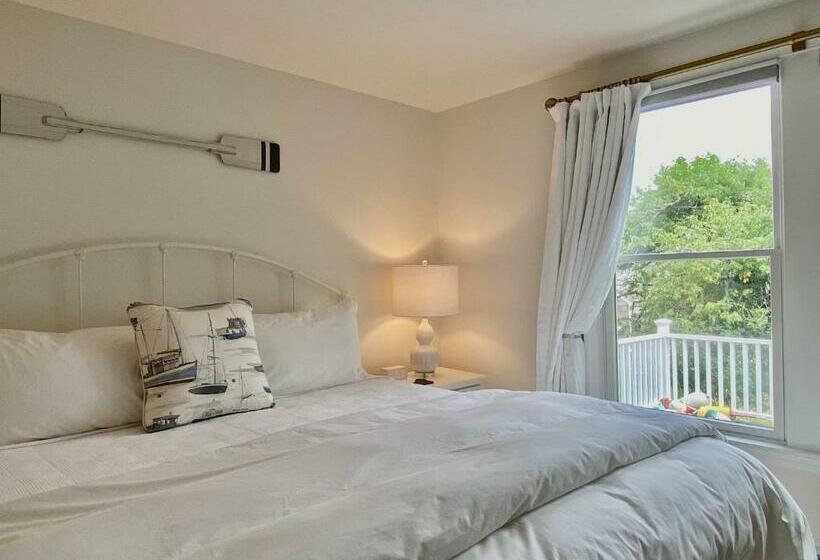 스탠다드 룸 킹사이즈 침대, Seaside Inn